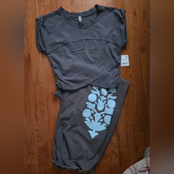 NWT FP Movement Hot Shot Logo Crossover Set Dark Shadow - Picture 7 of 15